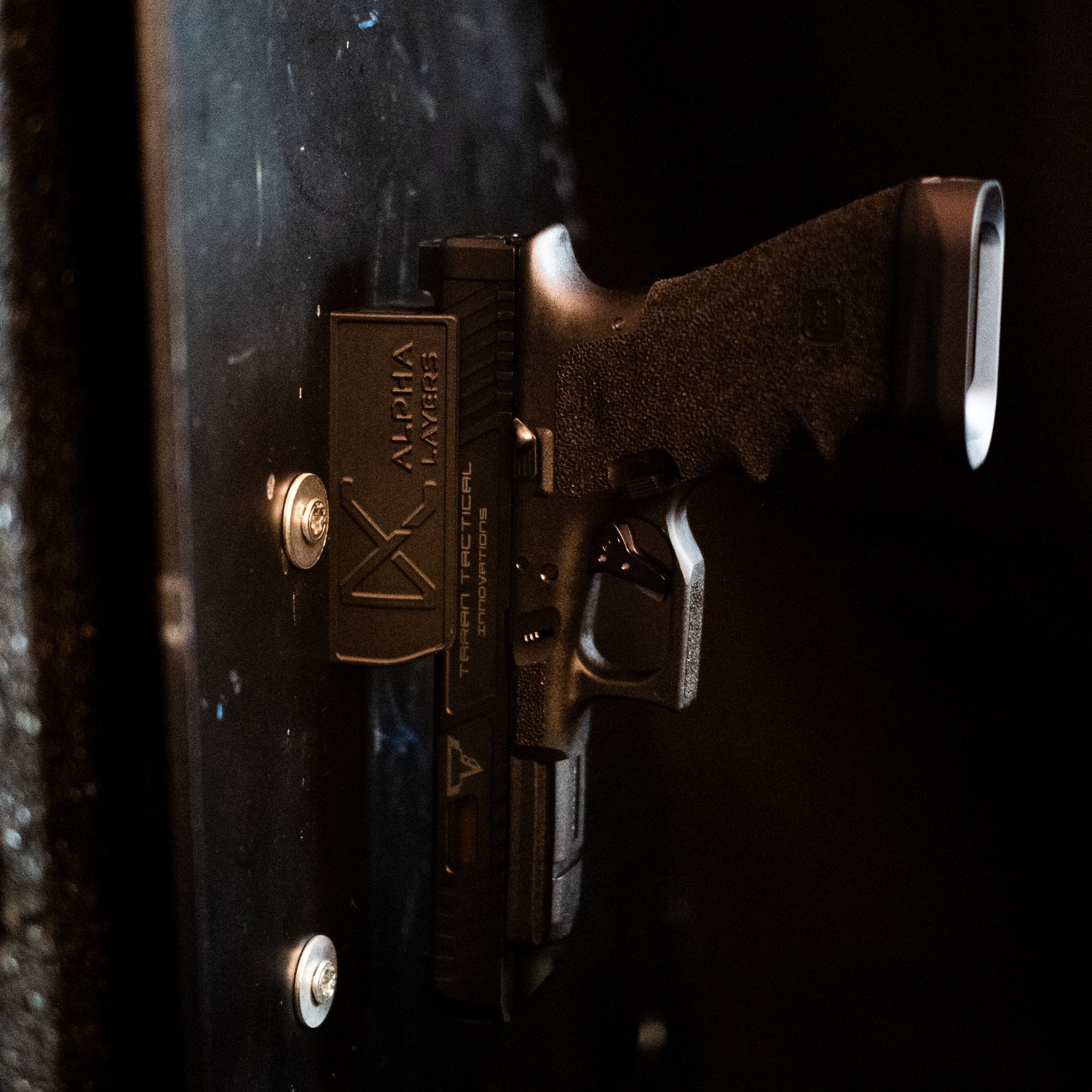 Magnetische Waffenhalterung – speziell für Glock Pistolen